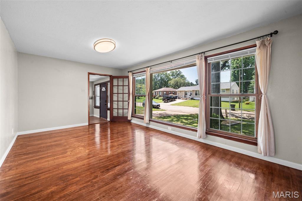 2nd image of 6224 Pointview Ln, Saint Louis, MO 63123 | MLS# MIS26050517