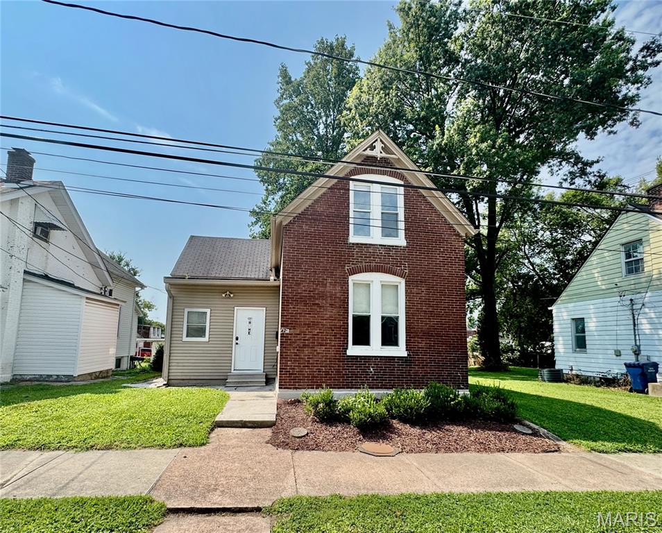 2nd image of 420 E Mckinley St, Belleville, IL 62220 | MLS# MIS26050590