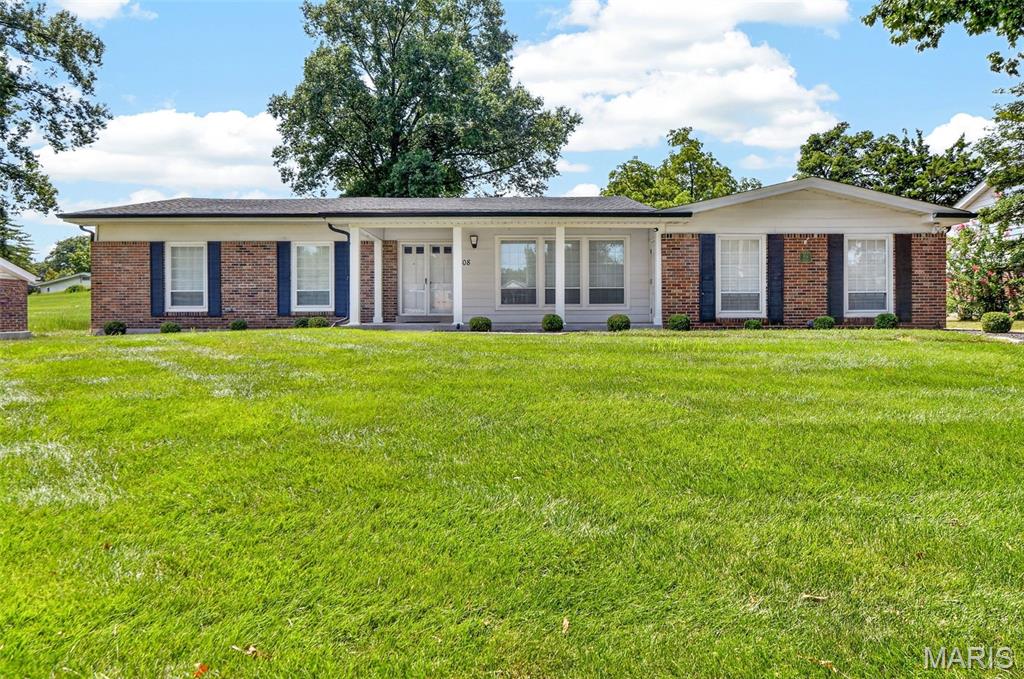 2nd image of 408 Algonquin Dr, Ballwin, MO 63011 | MLS# MIS26050643