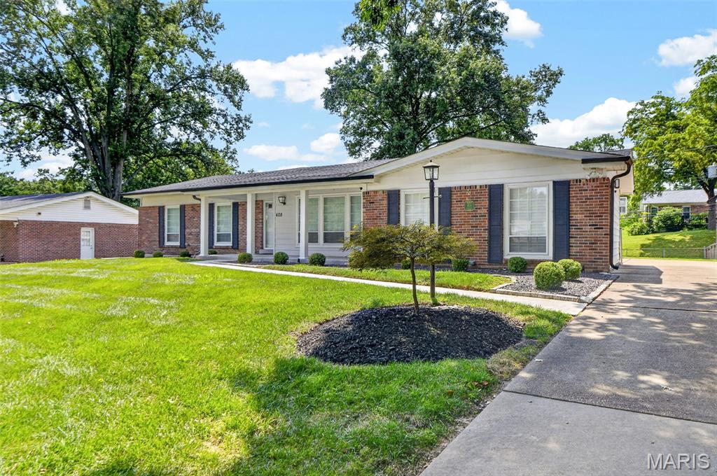 1st image of 408 Algonquin Dr, Ballwin, MO 63011 | MLS# MIS26050643
