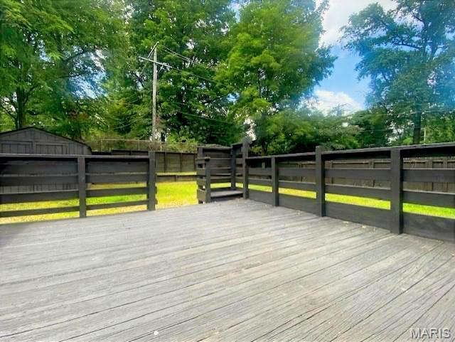 4th image of 39 Bayview Dr, Saint Louis, MO 63135 | MLS# MIS26050737