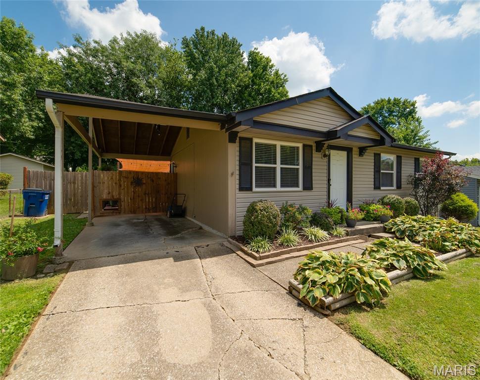 2nd image of 1334 Saint Gregory Ln, Saint Charles, MO 63304 | MLS# MIS26050764