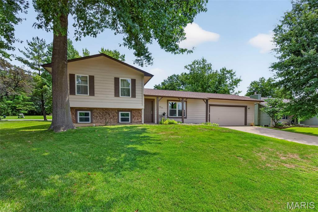 1st image of 612 Lakewood Dr, Lake Saint Louis, MO 63367 | MLS# MIS26050807