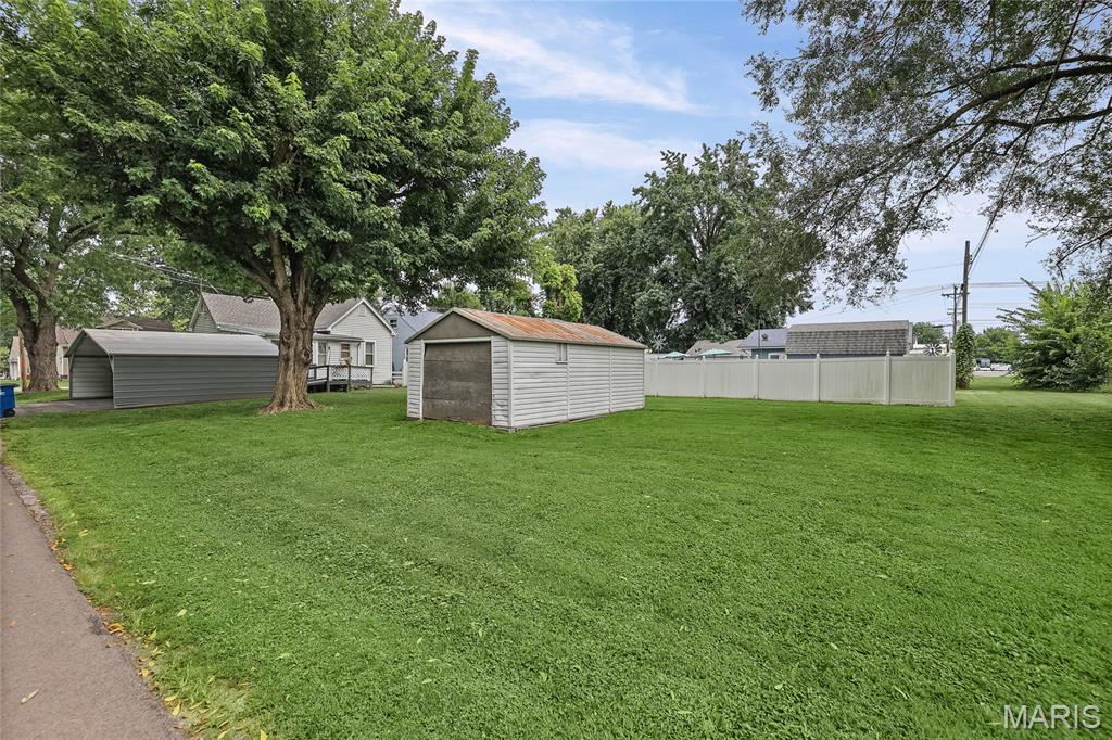 22nd image of 406 S 5th St, Caseyville, IL 62232 | MLS# MIS26050886