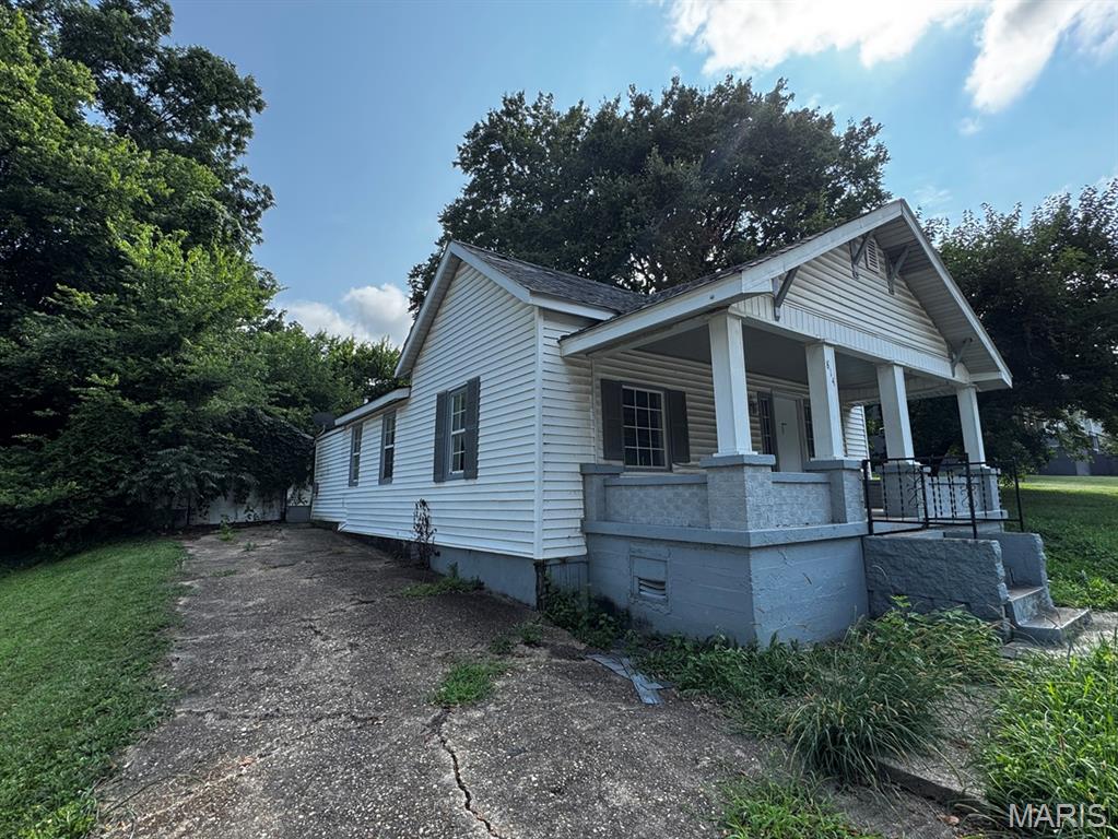 2nd image of 814 W Maud St, Poplar Bluff, MO 63901 | MLS# MIS26050938