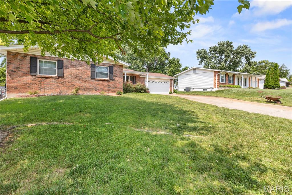 2nd image of 1001 Wilmington Dr, Saint Charles, MO 63301 | MLS# MIS26050977