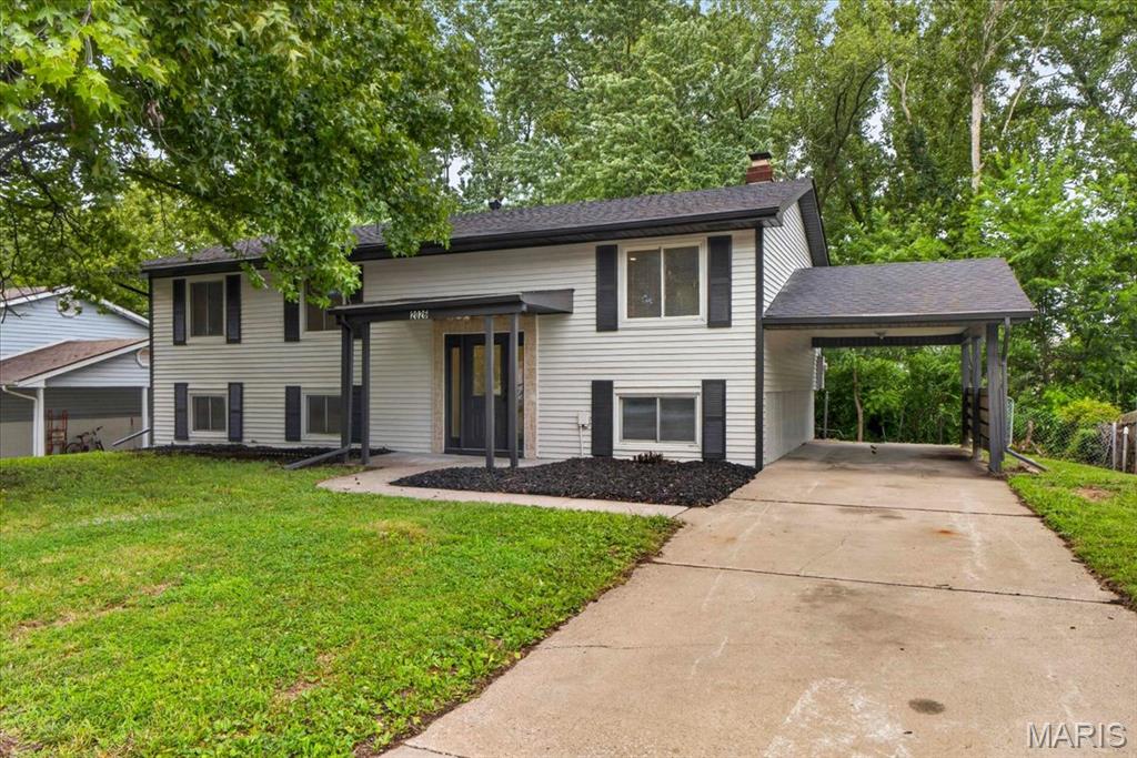 3rd image of 2026 Dawson Dr, Saint Charles, MO 63301 | MLS# MIS26050997