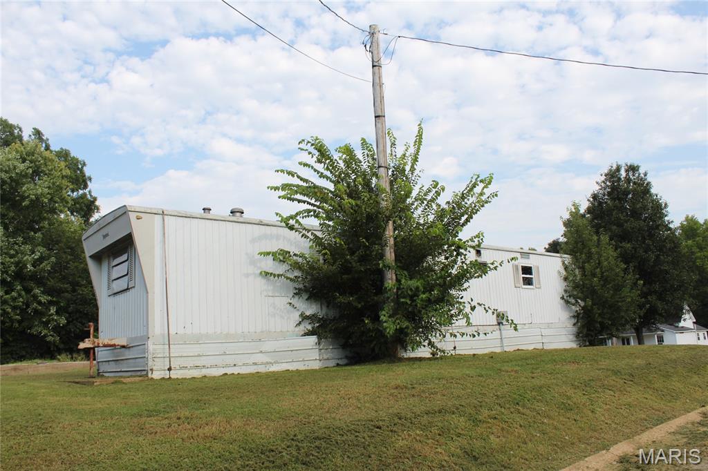 17th image of 910 N 13th St, Poplar Bluff, MO 63901 | MLS# MIS26051037