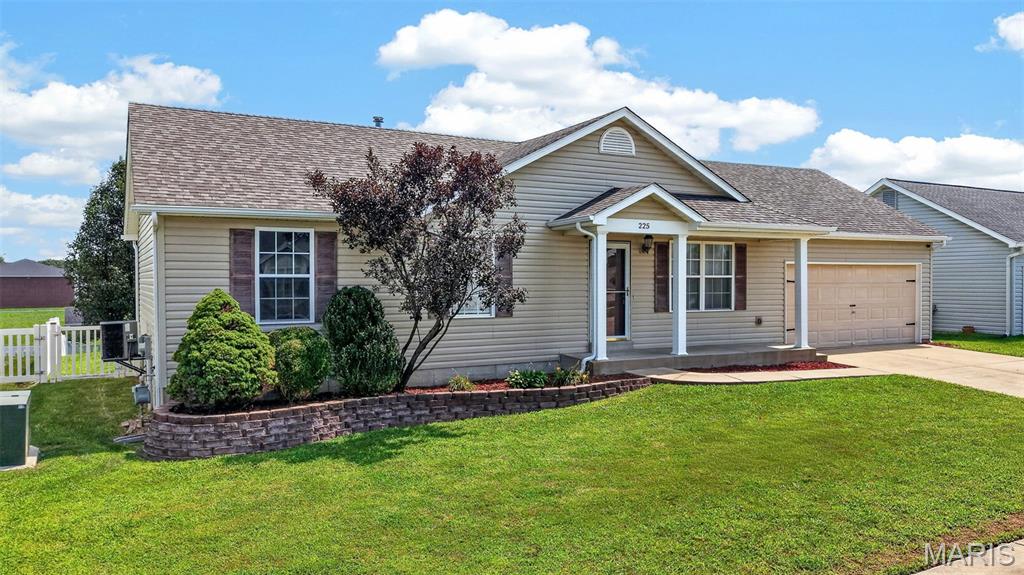 2nd image of 225 Brookstone Creek Dr, Wentzville, MO 63385 | MLS# MIS26051060