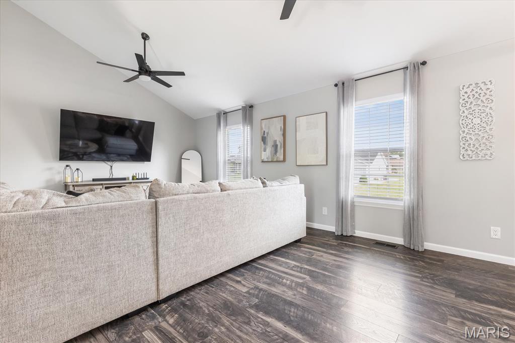 5th image of 1025 Wrigley Cir, Warrenton, MO 63383 | MLS# MIS26051064