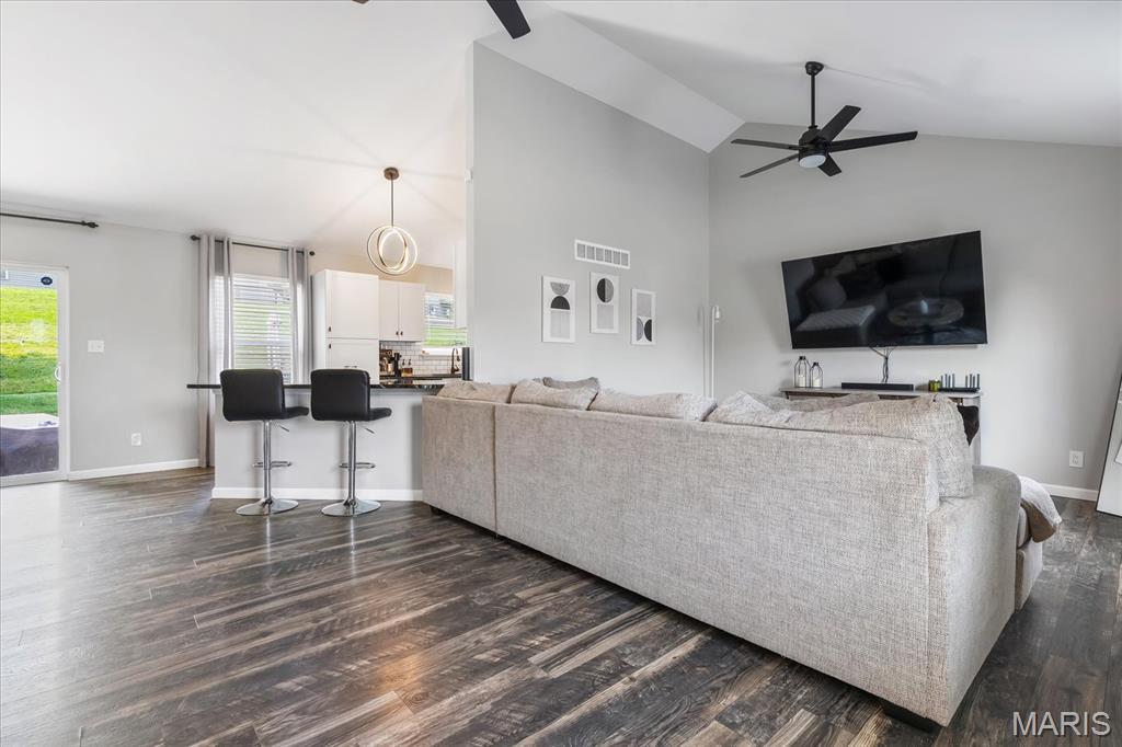 4th image of 1025 Wrigley Cir, Warrenton, MO 63383 | MLS# MIS26051064