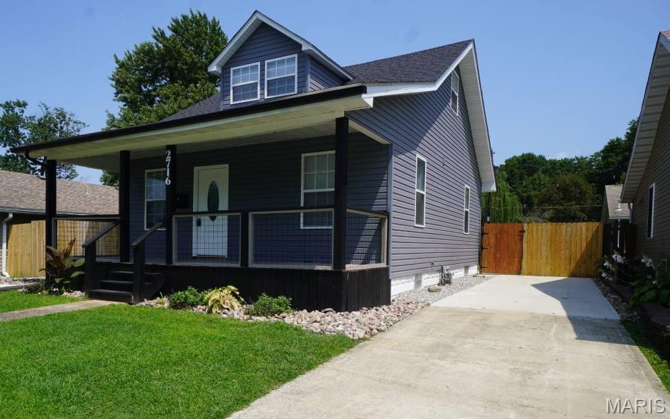 3rd image of 2716 Idaho Ave, Granite City, IL 62040 | MLS# MIS26051075