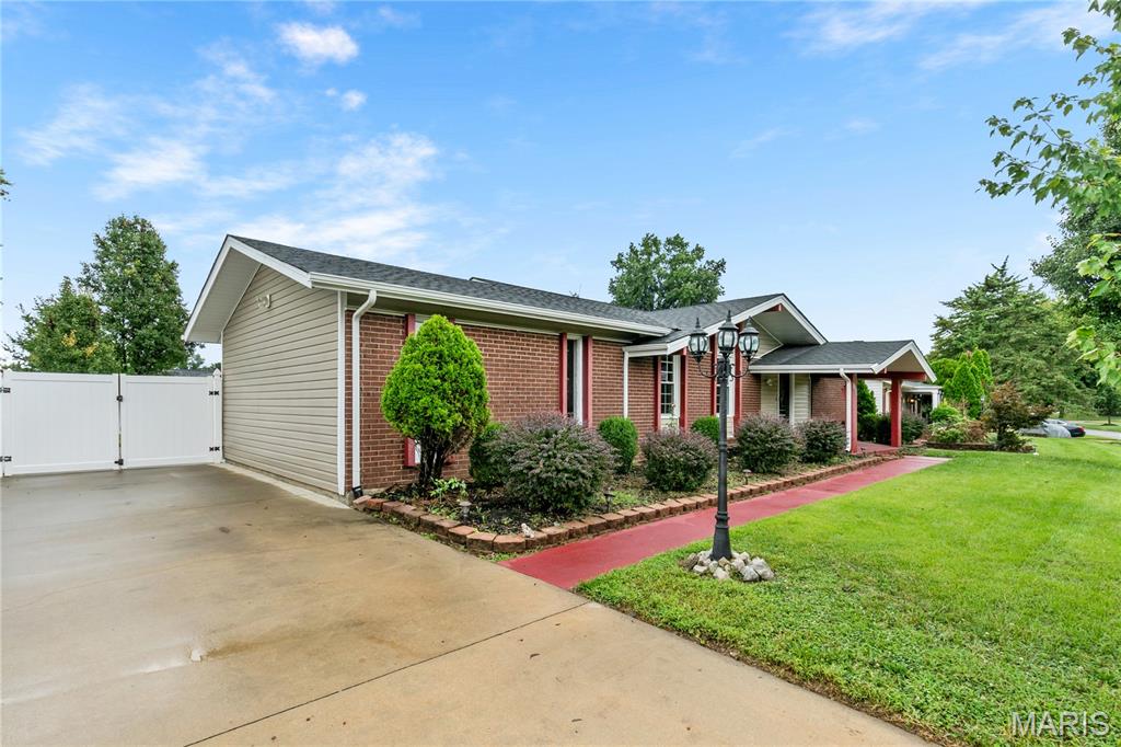 28th image of 3580 Greenway Chase Dr, Florissant, MO 63031 | MLS# MIS26051079