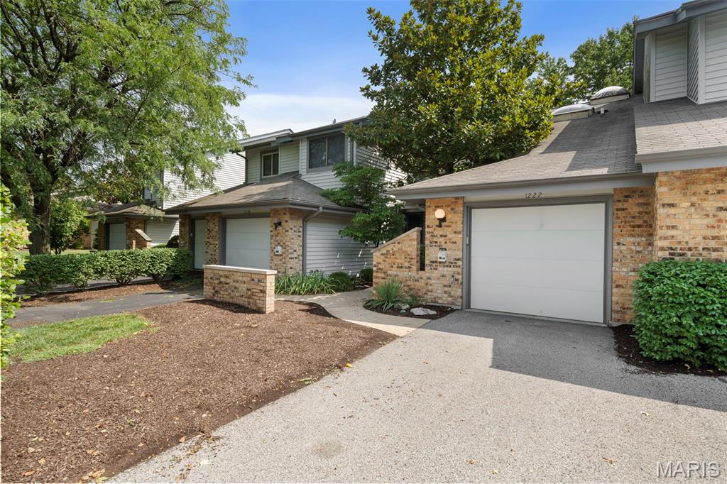 2nd image of 1222 Meramec Heights Dr, Ballwin, MO 63021 | MLS# MIS26051080