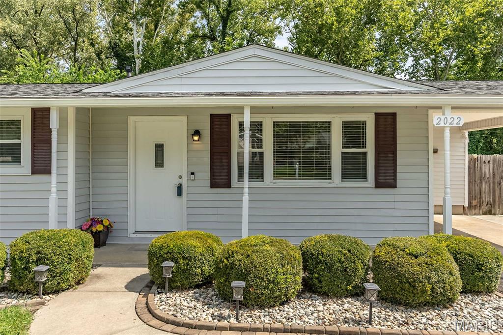 3rd image of 2022 Dawson Dr, Saint Charles, MO 63301 | MLS# MIS26051096