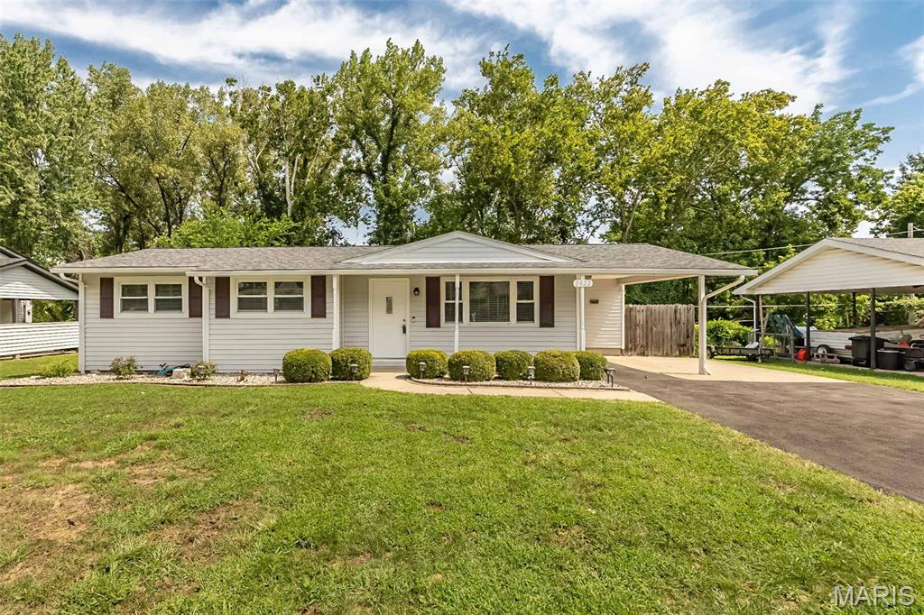 1st image of 2022 Dawson Dr, Saint Charles, MO 63301 | MLS# MIS26051096