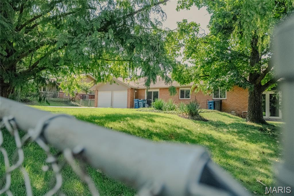 37th image of 405 Brass Lamp Dr, Ballwin, MO 63011 | MLS# MIS26051133