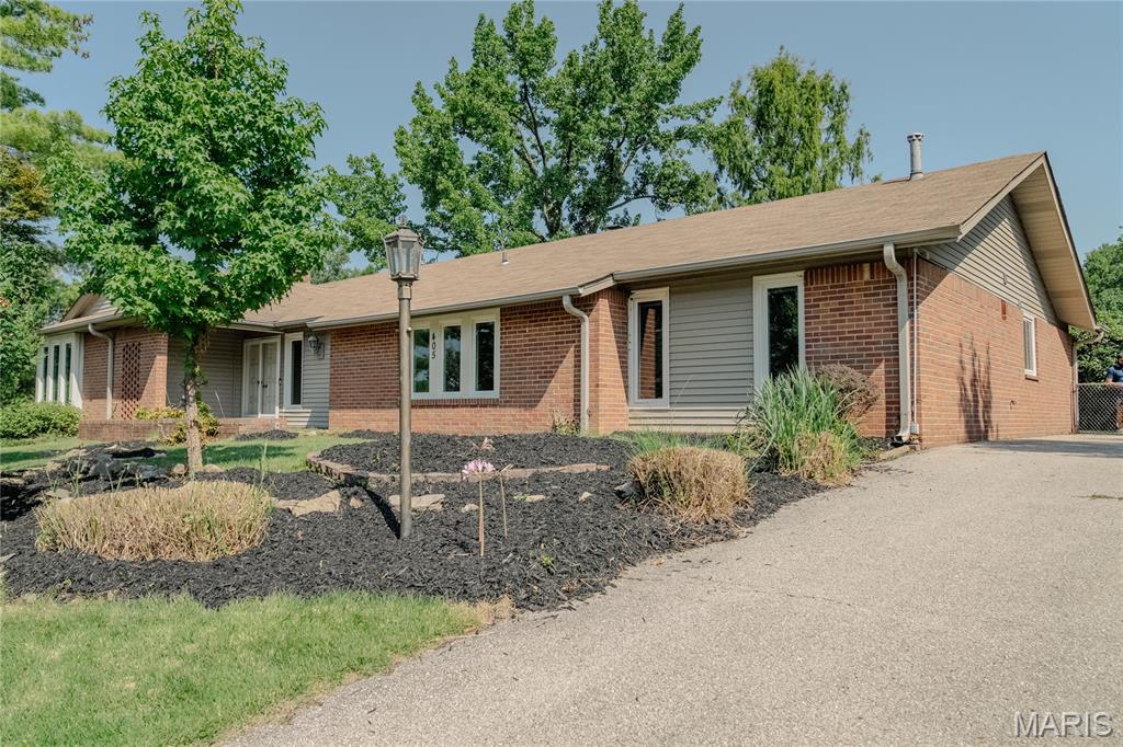 1st image of 405 Brass Lamp Dr, Ballwin, MO 63011 | MLS# MIS26051133