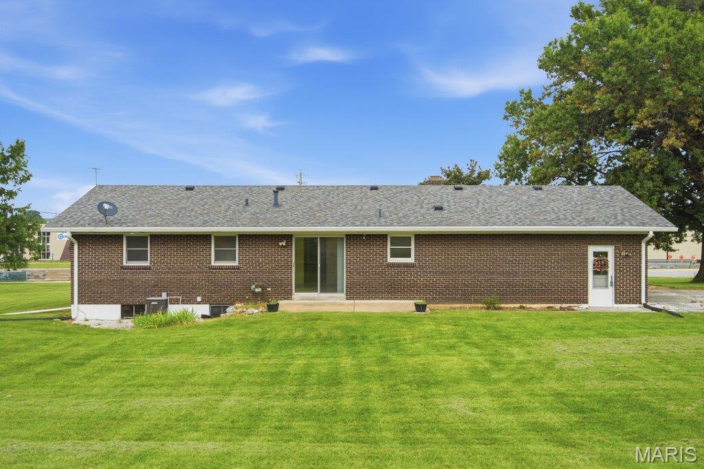 24th image of 57 W Ofallon Dr, O'fallon, MO 63366 | MLS# MIS26051158
