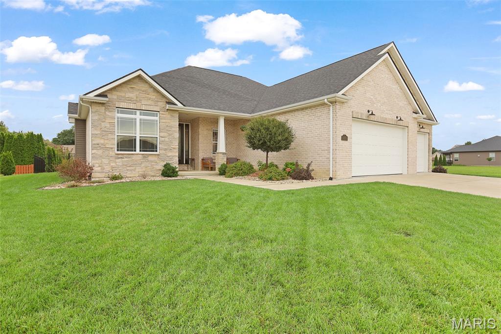 2nd image of 1619 Oglesby Dr, Edwardsville, IL 62025 | MLS# MIS26051163