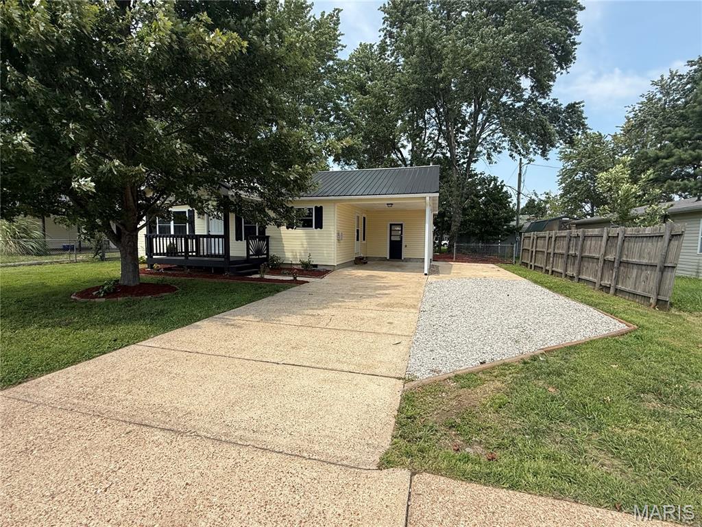 3rd image of 203 Wildcat Pride Dr, Cuba, MO 65453 | MLS# MIS26051166