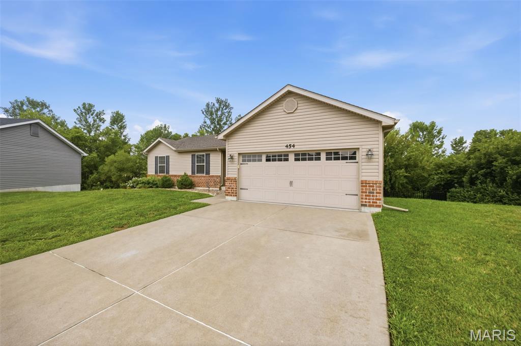 3rd image of 454 Honeysuckle Creek Dr, Wentzville, MO 63385 | MLS# MIS26051171