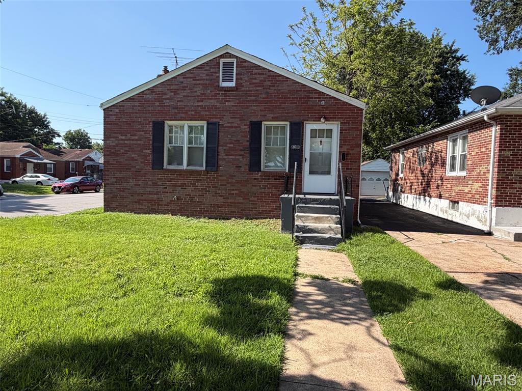 1st image of 8300 Orchard Ave, Saint Louis, MO 63132 | MLS# MIS26051231