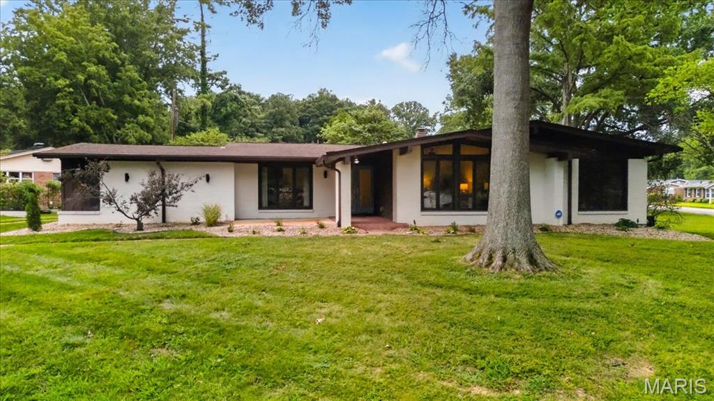 3rd image of 401 Andover Ln, Ballwin, MO 63011 | MLS# MIS26051242
