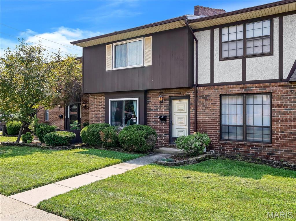 2nd image of 1229 N 17th St #2, Belleville, IL 62226 | MLS# MIS26051260