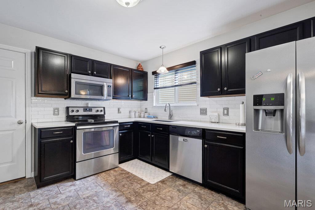 2nd image of 211 Discovery Village Cir, Wentzville, MO 63385 | MLS# MIS26051339