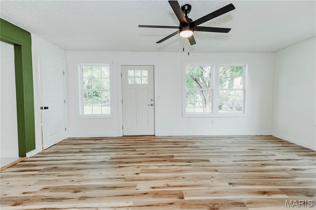 2nd image of 303 S Pine St, Dixon, MO 65459 | MLS# MIS26051372