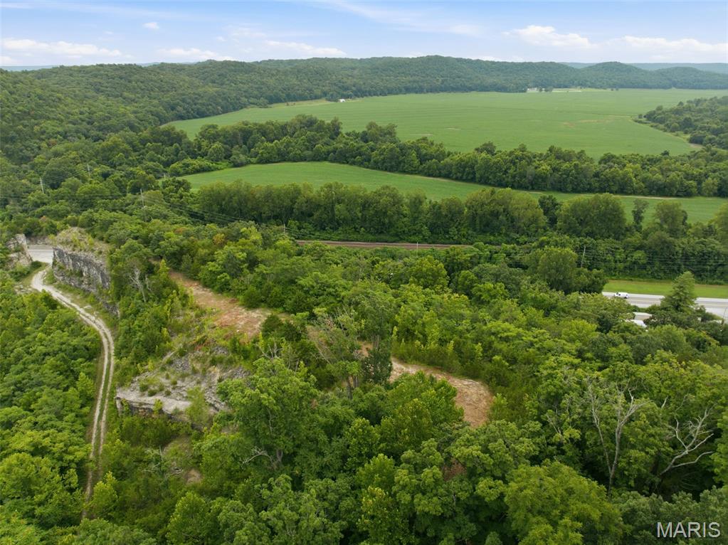 2nd image of 18540 Fox Creek Forest Dr, Eureka, MO 63069 | MLS# MIS26051394
