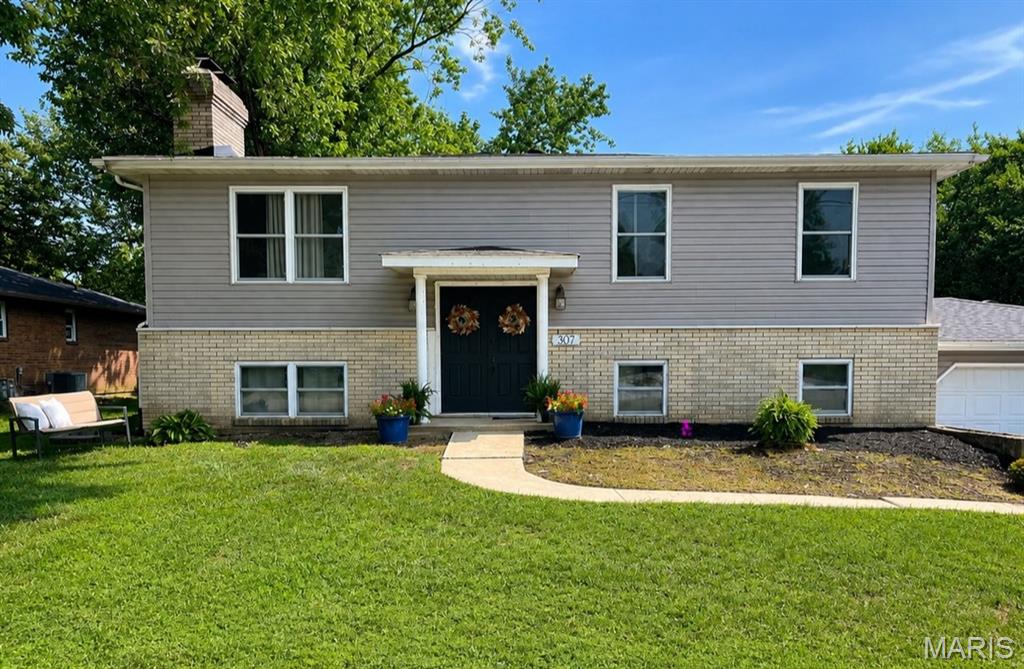 2nd image of 307 Hazel St, Troy, IL 62294 | MLS# MIS26051423