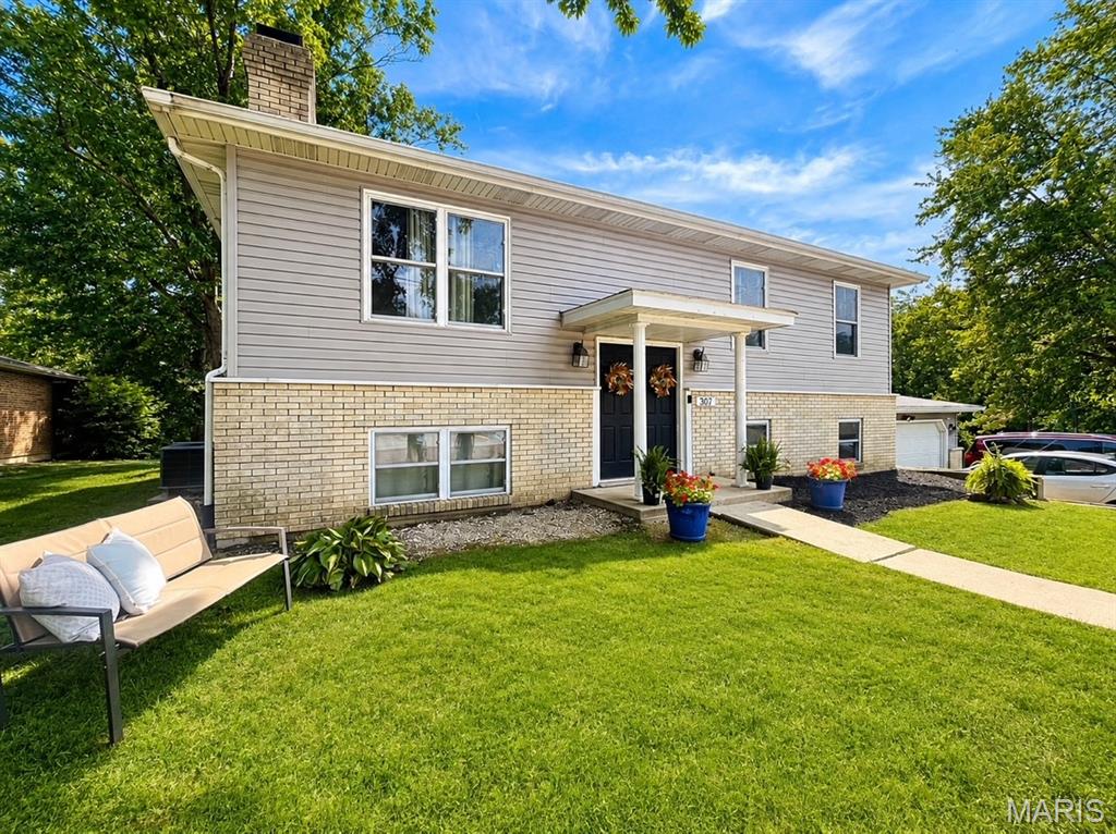 3rd image of 307 Hazel St, Troy, IL 62294 | MLS# MIS26051423
