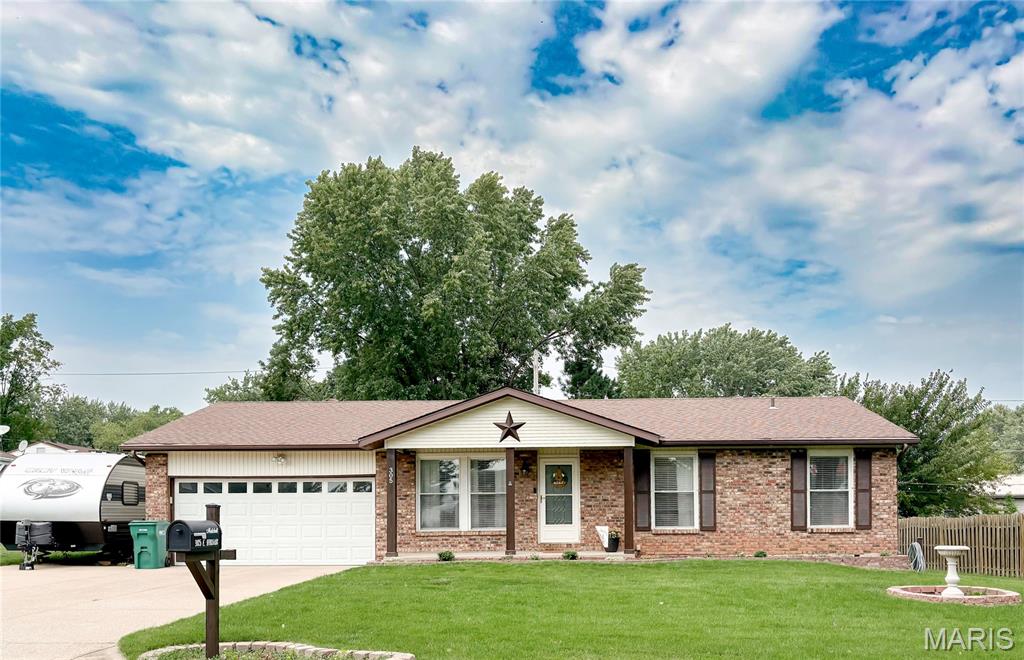 1st image of 305 W Hillside Dr, Farmington, MO 63640 | MLS# MIS26051471