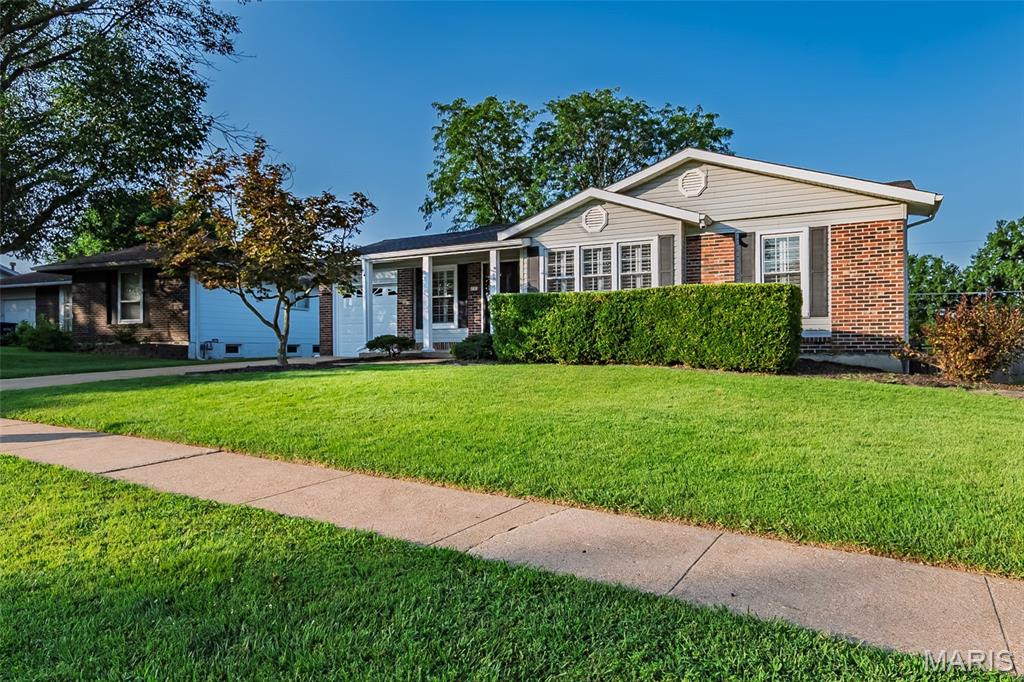 2nd image of 344 Novara Dr, Ballwin, MO 63021 | MLS# MIS26051481