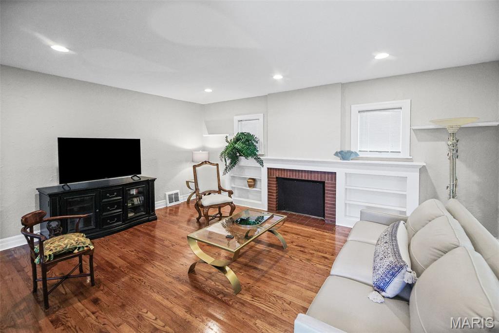 3rd image of 9806 Baltimore St, Belleville, IL 62223 | MLS# MIS26051501