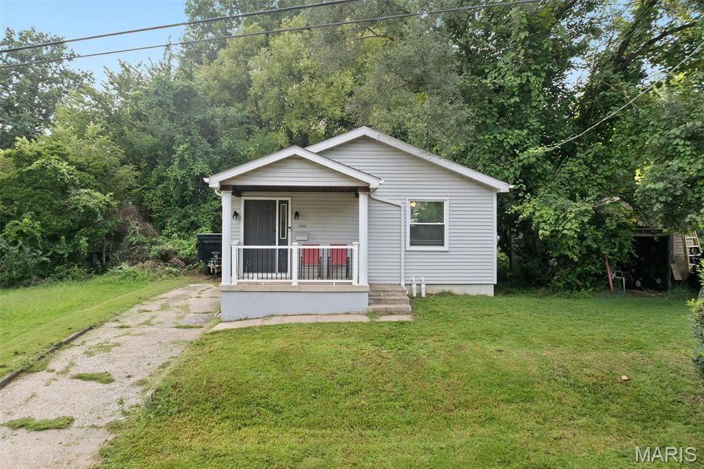 1st image of 1208 Armstrong St, Alton, IL 62002 | MLS# MIS26051541