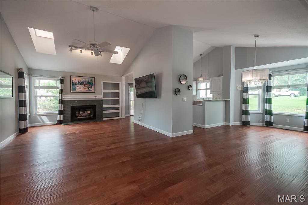2nd image of 1035 Johanna Dr, Ballwin, MO 63021 | MLS# MIS26051605