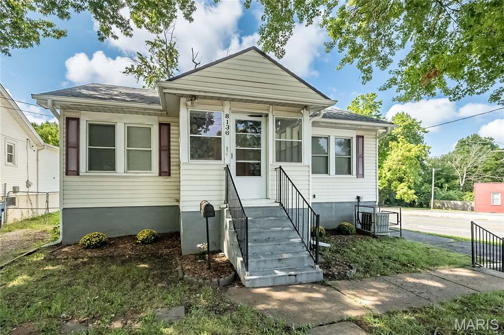 2nd image of 8136 Ellerton Ave, Saint Louis, MO 63114 | MLS# MIS26051633