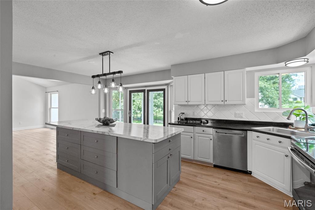 2nd image of 219 Waterford Crossing Dr, O Fallon, MO 63368 | MLS# MIS26051643