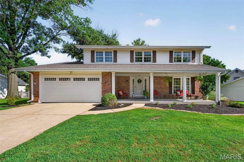 2nd image of 815 Pine Village Ct, Ballwin, MO 63021 | MLS# MIS26051645
