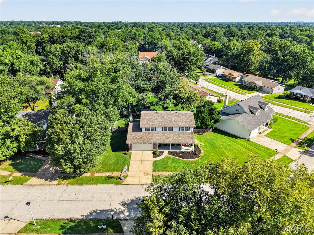 4th image of 815 Pine Village Ct, Ballwin, MO 63021 | MLS# MIS26051645