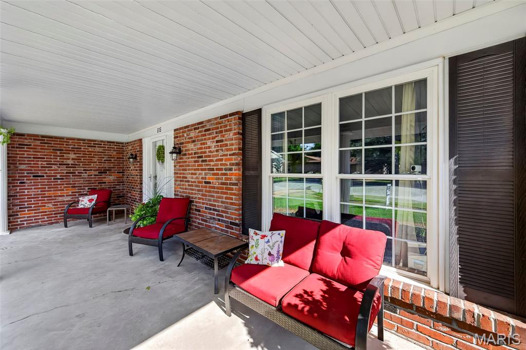 5th image of 815 Pine Village Ct, Ballwin, MO 63021 | MLS# MIS26051645
