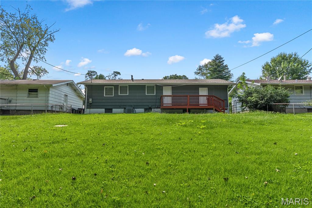 2nd image of 104 Fenwick Dr, Saint Louis, MO 63135 | MLS# MIS26051650