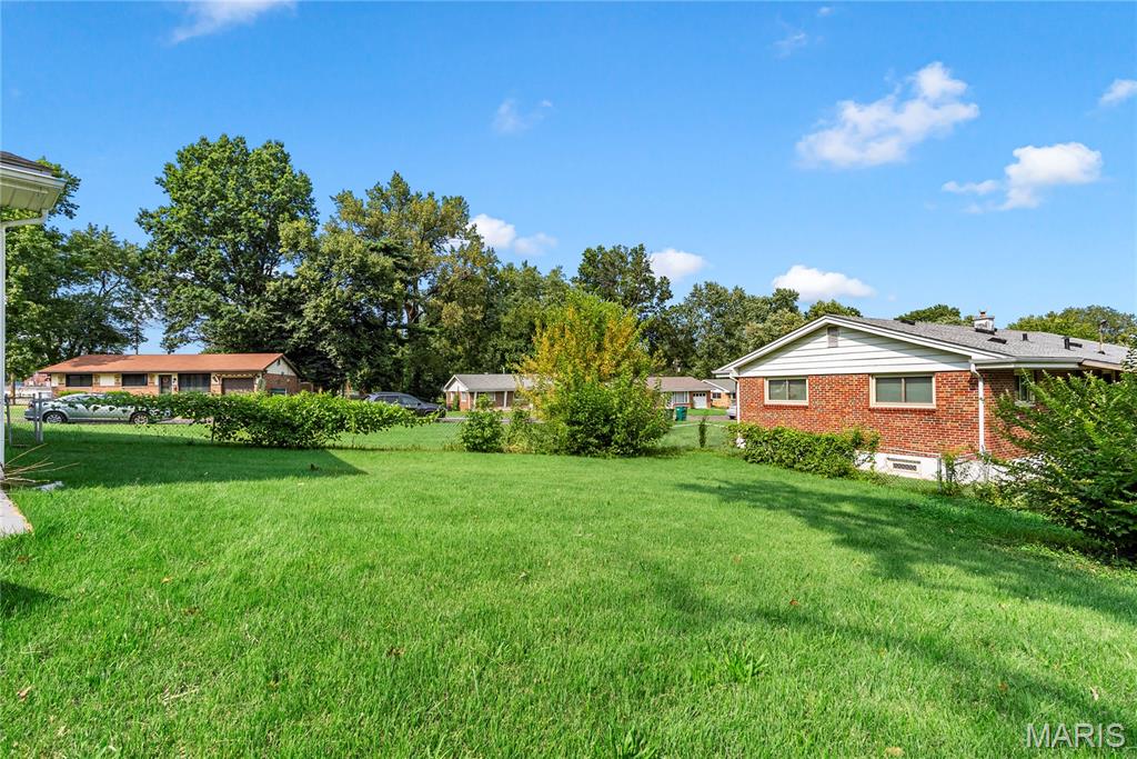 6th image of 944 Lebon Dr, Saint Louis, MO 63137 | MLS# MIS26051656
