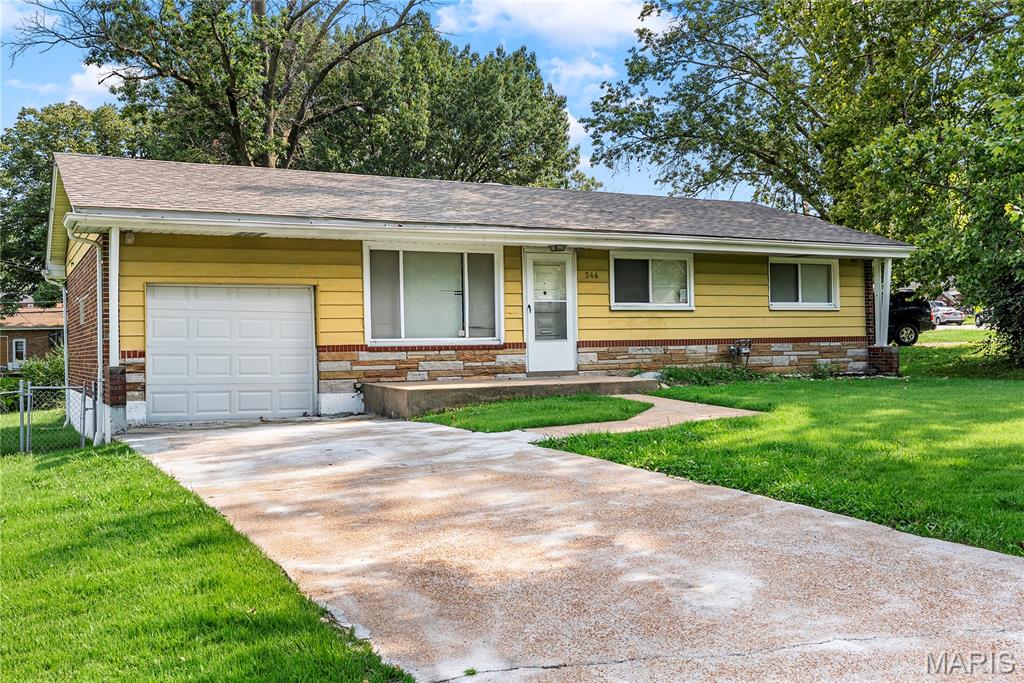 2nd image of 944 Lebon Dr, Saint Louis, MO 63137 | MLS# MIS26051656
