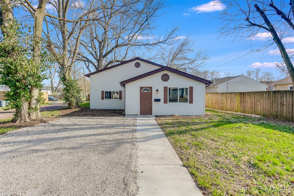 1st image of 110 S 32nd St, Belleville, IL 62226 | MLS# MIS26051657