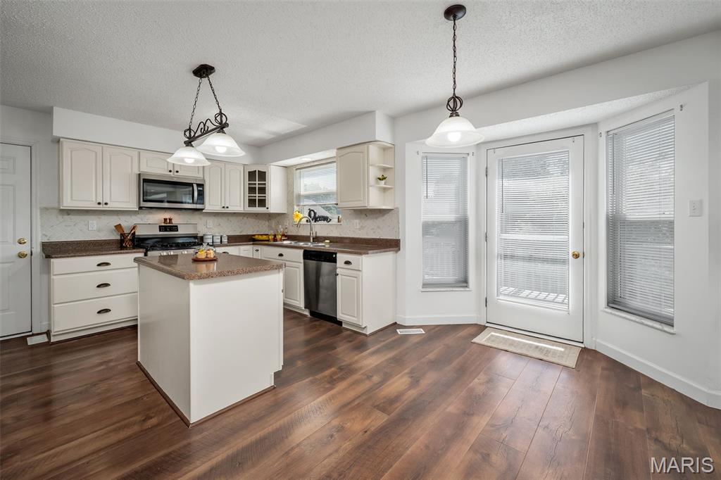 Photo 2 of Single family home for sale at 120 Bromley Ct, O Fallon, MO 63368 | MLS# MIS26051675 | Listing updated on 2026-09-02