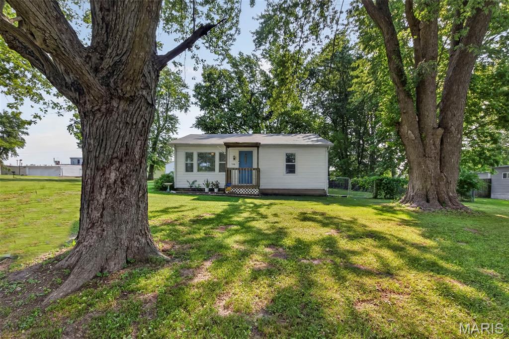 2nd image of 546 Chestnut St, Hawk Point, MO 63349 | MLS# MIS26051707